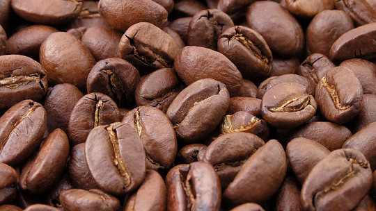 Jamaica resumes exporting coffee beans to China following two month interruption